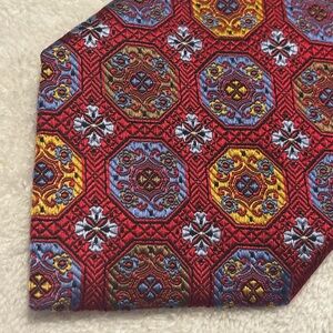 Brand New Corporate Power Tie By JOS A. BANK Signature Gold